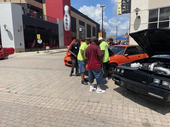 CCCoM 5th Annual “Show and Shine” at Fountain Walk