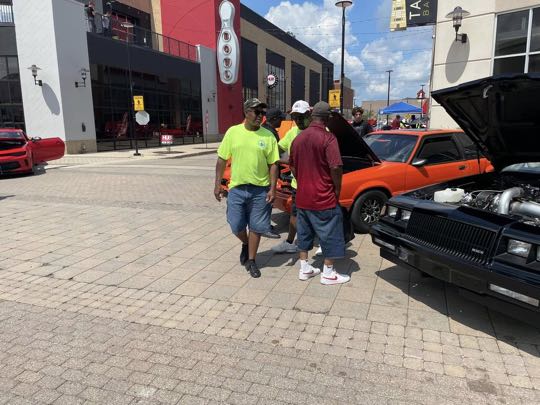 CCCoM 5th Annual “Show and Shine” at Fountain Walk