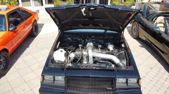 CCCoM 5th Annual “Show and Shine” at Fountain Walk