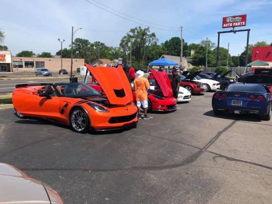 CCCoM @ V-8 Estates Car Show