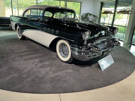 CCCoM's First Annual Fall Cruise from Genesis Chevrolet.