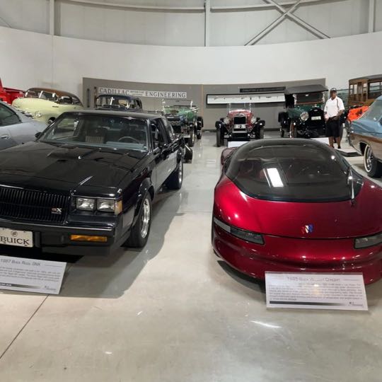 CCCoM's First Annual Fall Cruise from Genesis Chevrolet.