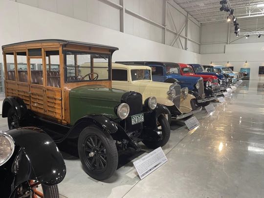 CCCoM's First Annual Fall Cruise from Genesis Chevrolet.