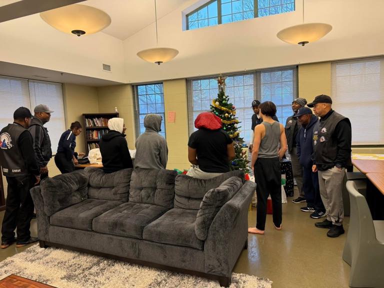 CCCoM & Sponsor Les Stanford Chevrolet spreading Holiday Cheers