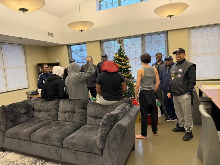 CCCoM & Sponsor Les Stanford Chevrolet spreading Holiday Cheers