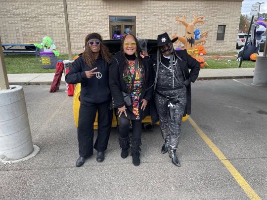 CCCoM supporting DPD 8th Precinct & KISS 105.9 “Trunk or Treat”