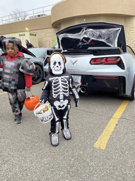 CCCoM supporting DPD 8th Precinct & KISS 105.9 “Trunk or Treat”