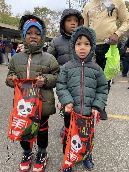 CCCoM supporting DPD 8th Precinct & KISS 105.9 “Trunk or Treat”