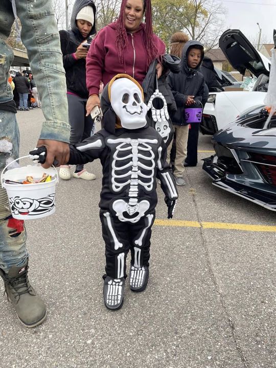CCCoM supporting DPD 8th Precinct & KISS 105.9 “Trunk or Treat”
