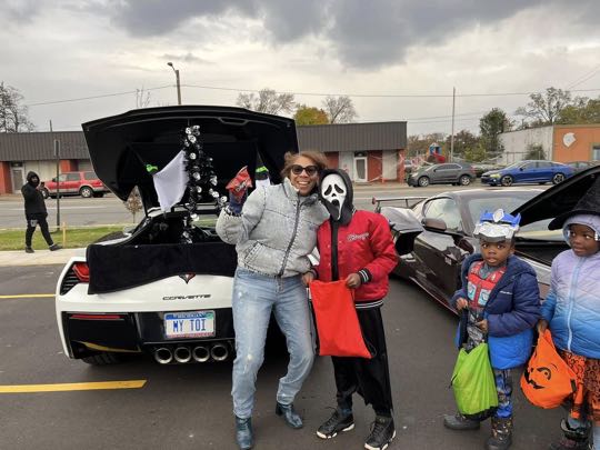 CCCoM supporting DPD 8th Precinct & KISS 105.9 “Trunk or Treat”