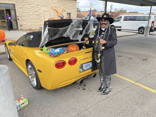 CCCoM supporting DPD 8th Precinct & KISS 105.9 “Trunk or Treat”