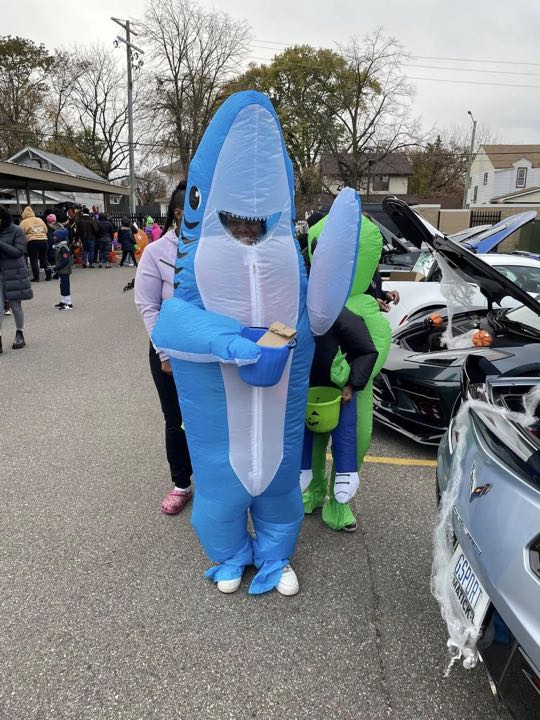 CCCoM supporting DPD 8th Precinct & KISS 105.9 “Trunk or Treat”