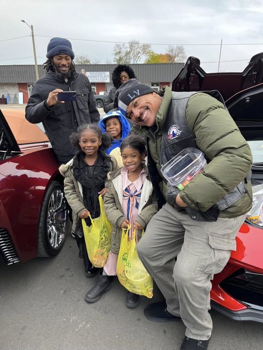 CCCoM supporting DPD 8th Precinct & KISS 105.9 “Trunk or Treat”