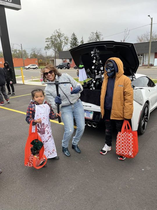 CCCoM supporting DPD 8th Precinct & KISS 105.9 “Trunk or Treat”