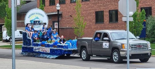 CCCoM w/ Lakeshore Corvette Club at "The Tulip Festival Parade"